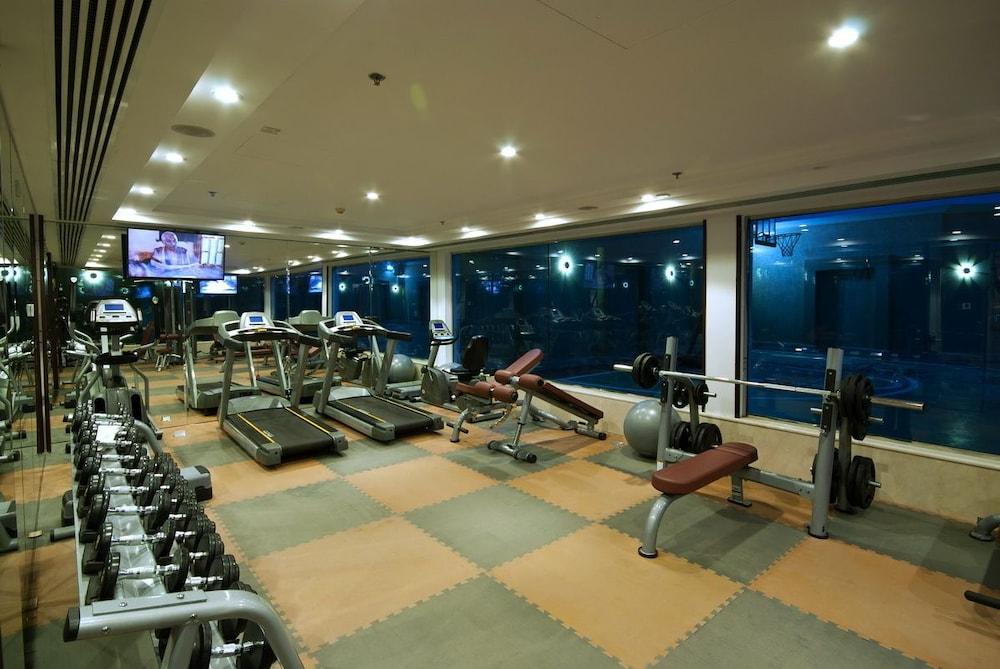 Casablanca Grand Hotel Džidda Exteriér fotografie The gym at the hotel