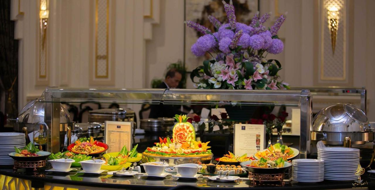 Casablanca Grand Hotel Džidda Exteriér fotografie A buffet at a hotel