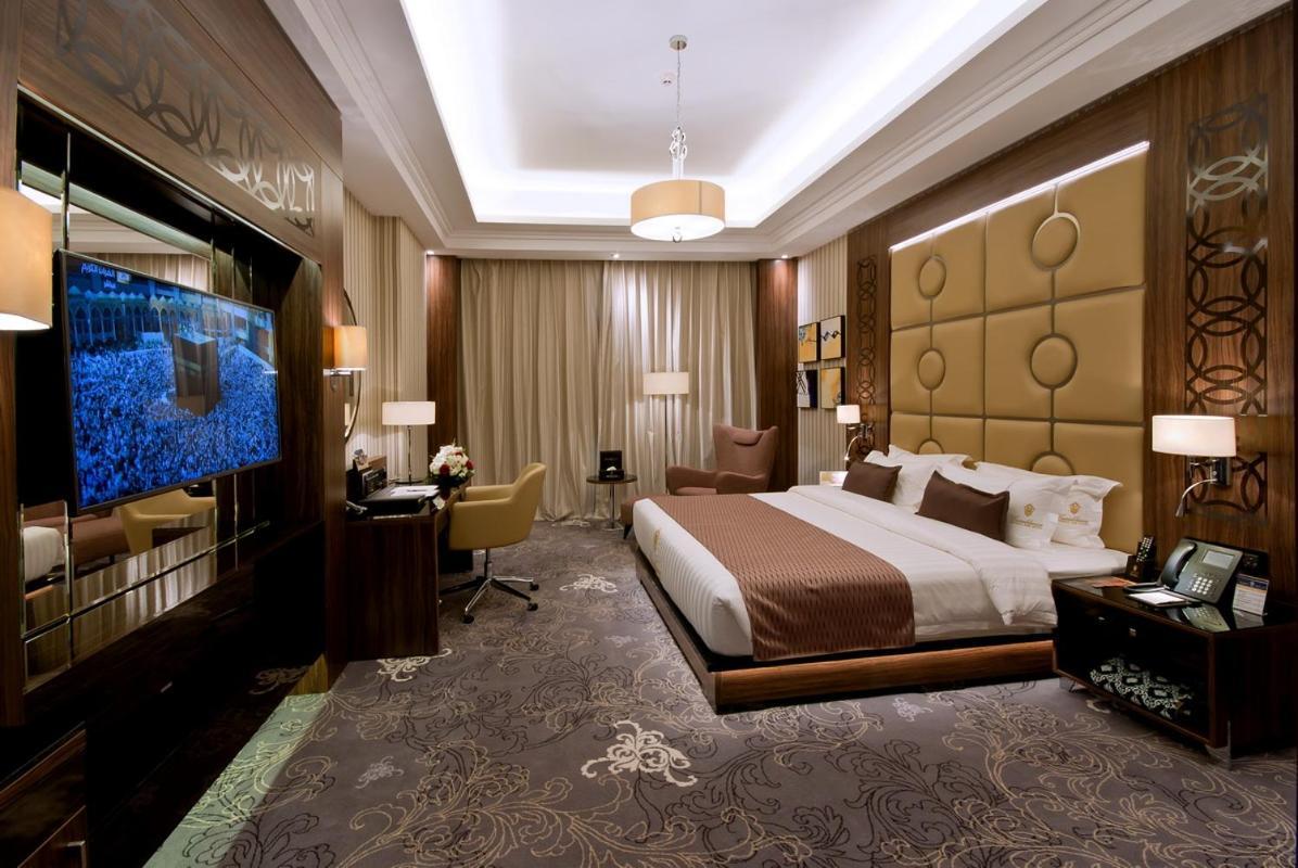 Casablanca Grand Hotel Džidda Exteriér fotografie A bedroom at the hotel
